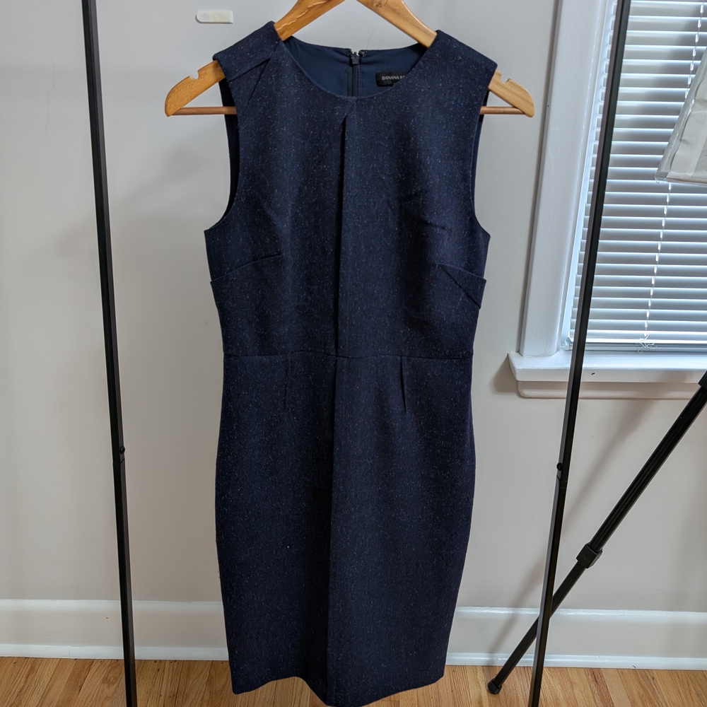 Elegant Navy Blue Sleeveless Dress